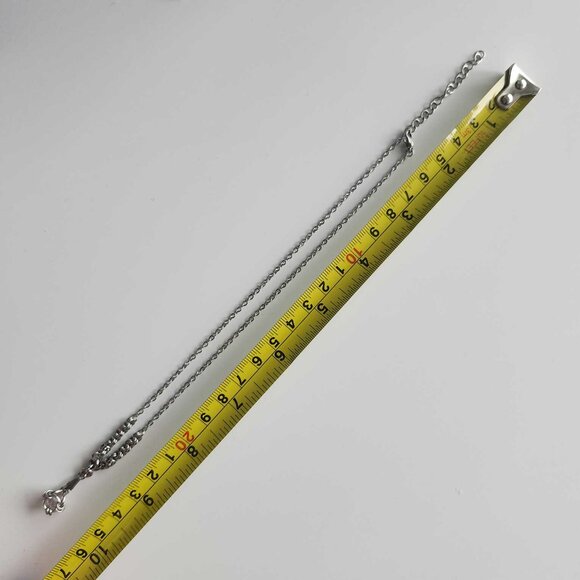 Gothic fairy purple and silver dainty necklace with a small silver chain - Picture 4 of 7